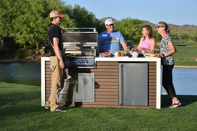 Professional Shiplap Outdoor Kitchen with 32” 4-Burner Grill and Waterfall Edge