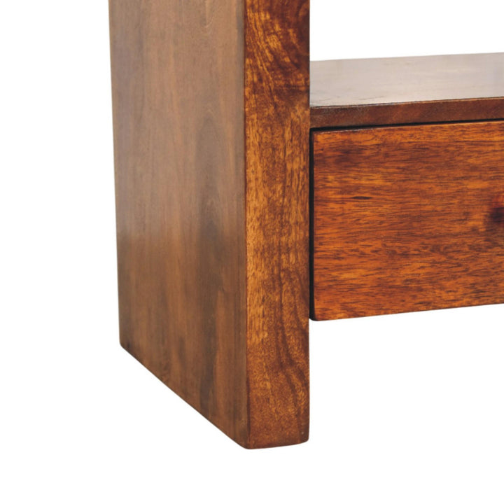 Darcy Chestnut Media Unit